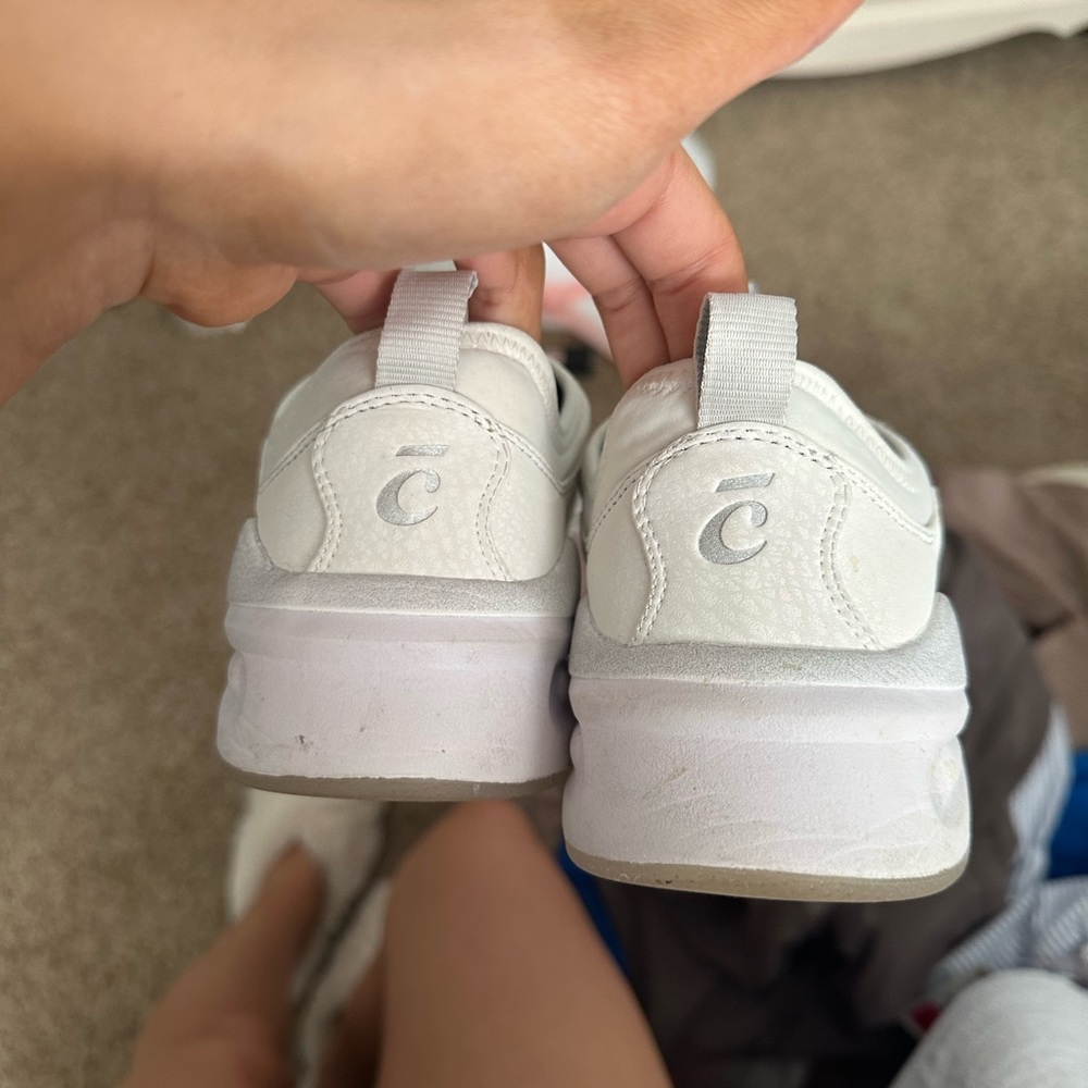Clove shoes healthcare worker shoes / sneakers